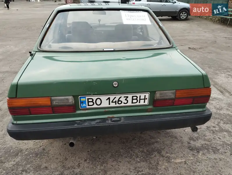 Седан Audi 80 1982 в 