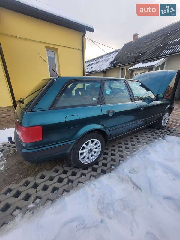 Седан Audi 80 1994 в Стебнику