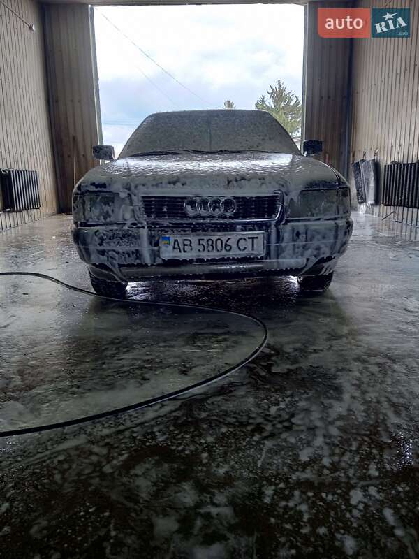 Седан Audi 80 1990 в 