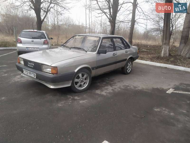 Седан Audi 80 1986 в 