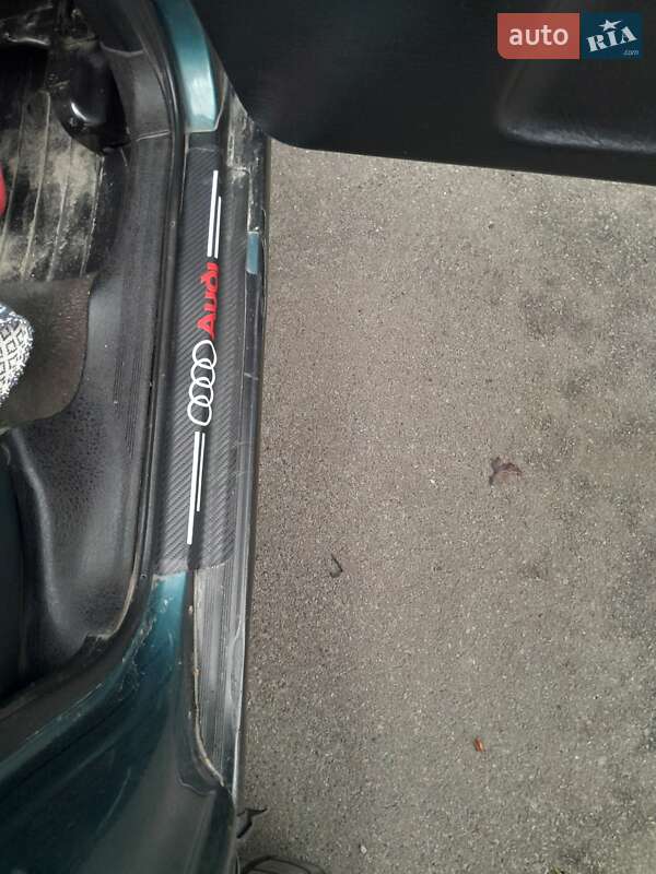 Седан Audi 80 1990 в Барановке