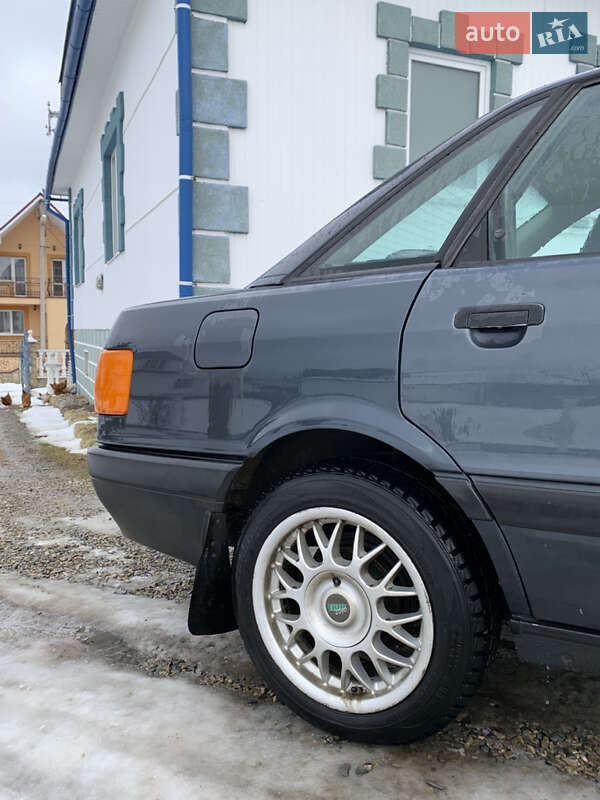 Седан Audi 80 1988 в Косові