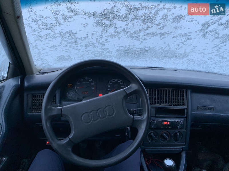 Седан Audi 80 1988 в Косові