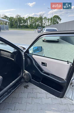 Седан Audi 80 1992 в 