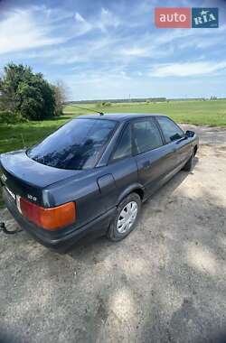 Седан Audi 80 1990 в 