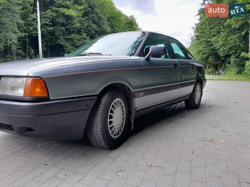 Седан Audi 80 1987 в Кременці