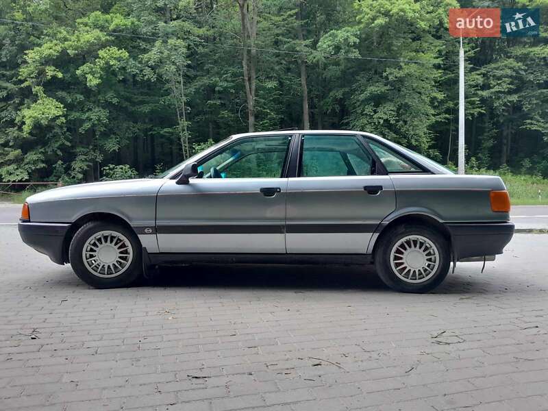 Седан Audi 80 1987 в Кременці