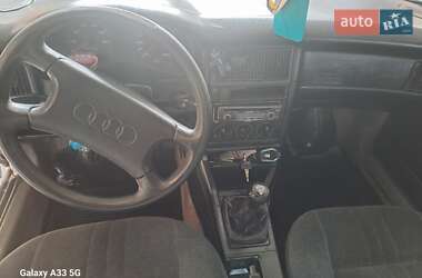 Седан Audi 80 1989 в Виноградові