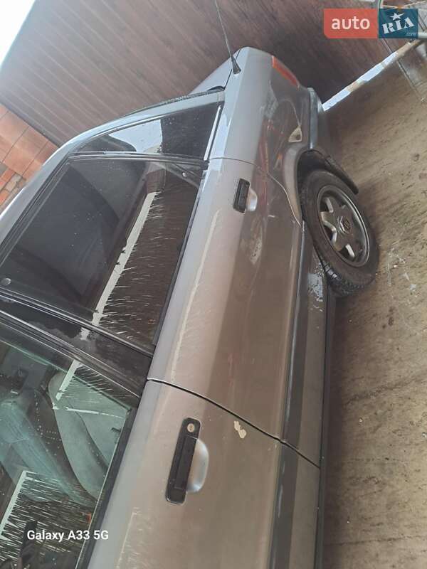 Седан Audi 80 1989 в Виноградові
