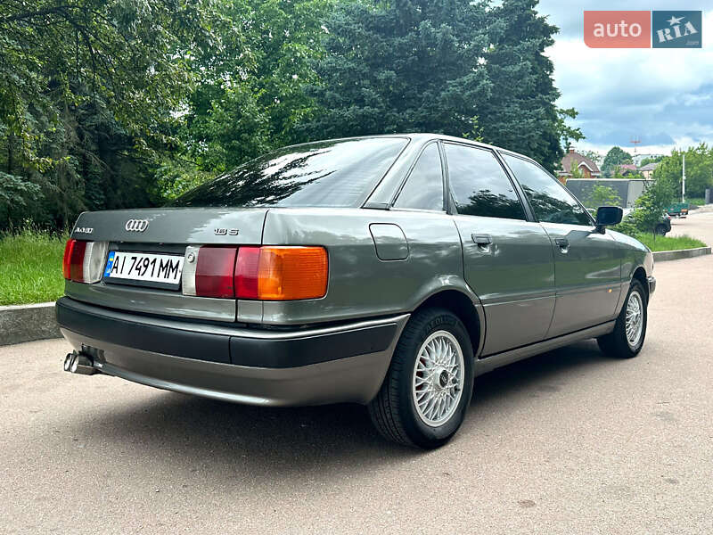 Седан Audi 80 1987 в Верхнеднепровске