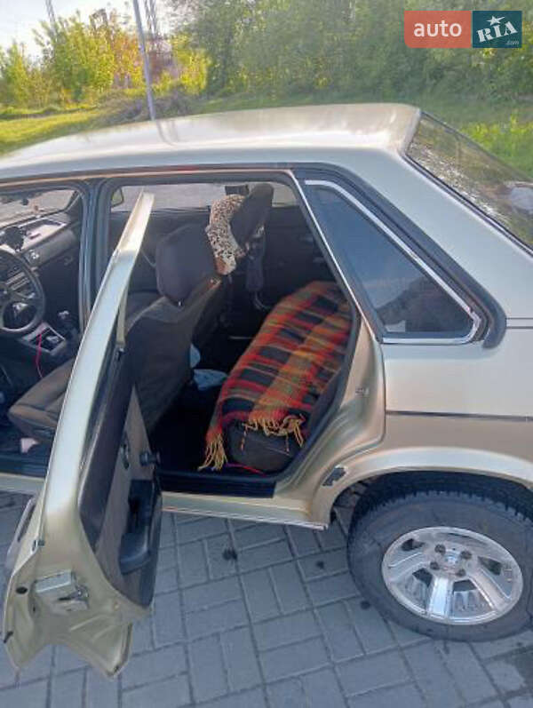 Седан Audi 80 1986 в Нововолынске