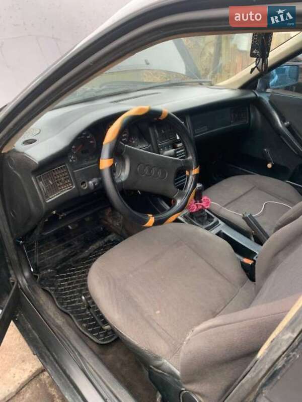 Седан Audi 80 1989 в Романове