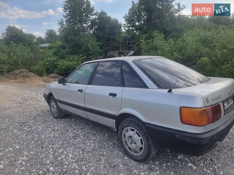 Седан Audi 80 1990 в Стебнику