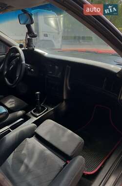 Седан Audi 80 1988 в 