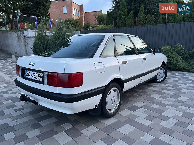 Седан Audi 80 1988 в 
