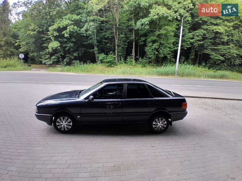 Седан Audi 80 1987 в Кременце