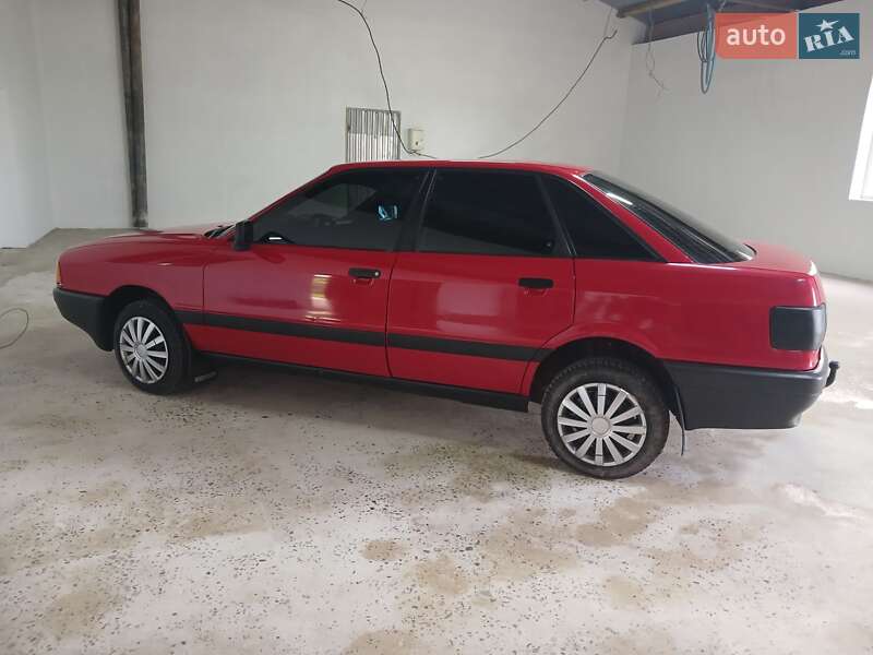 Седан Audi 80 1991 в Монастыриске