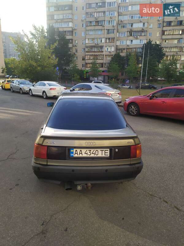 Седан Audi 80 1990 в Киеве