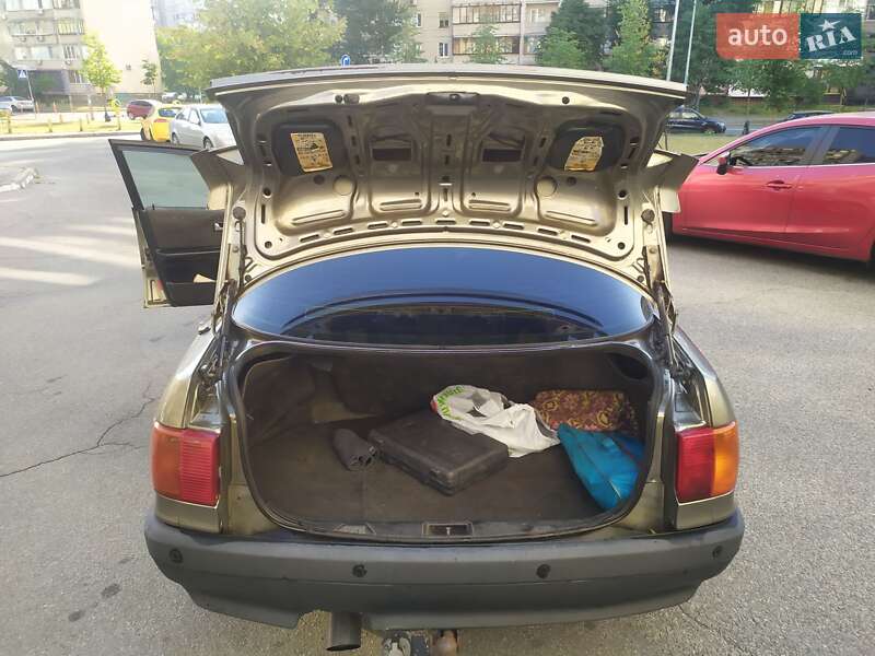 Седан Audi 80 1990 в Киеве