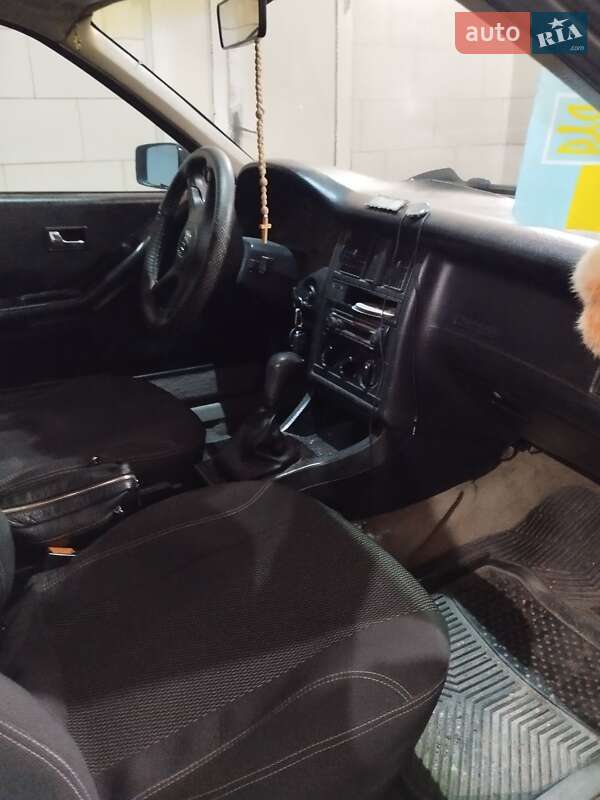 Седан Audi 80 1988 в Дружбе фото 8 Седан Audi 80 1988 в Дружбе