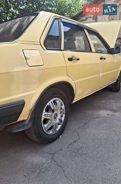 Седан Audi 80 1983 в 