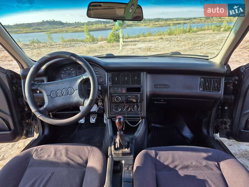 Седан Audi 80 1993 в Коростене