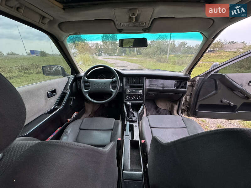 Седан Audi 80 1988 в Кореці