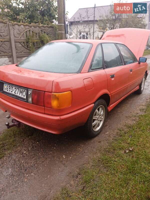 Седан Audi 80 1987 в Черновцах