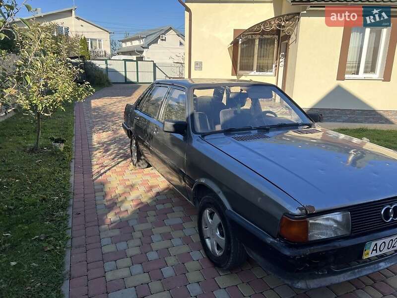 Седан Audi 80 1986 в Тысменице
