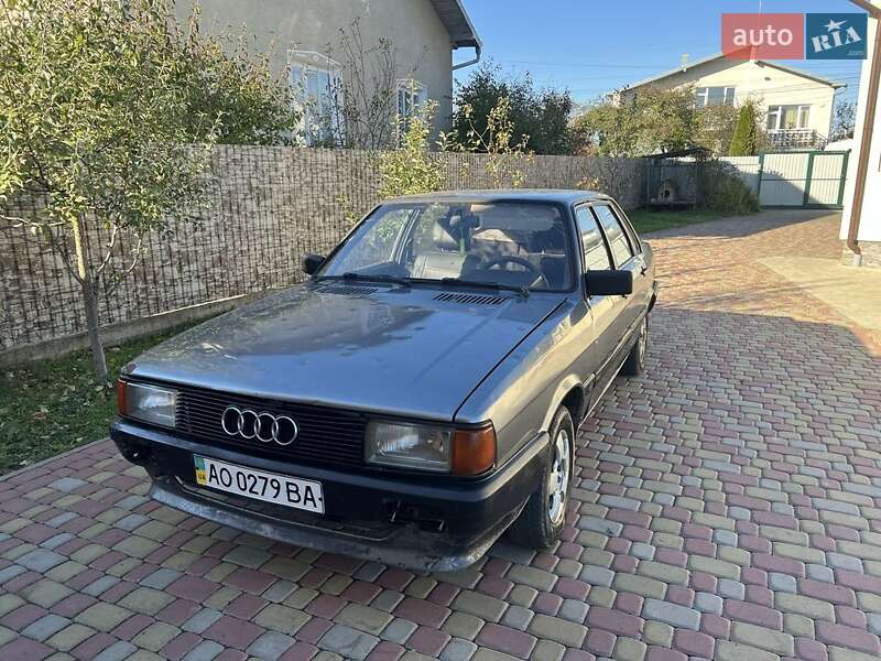 Седан Audi 80 1986 в Тысменице