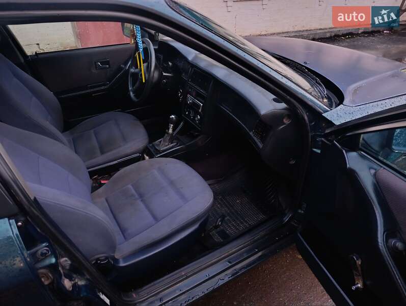 Седан Audi 80 1993 в Мироновке