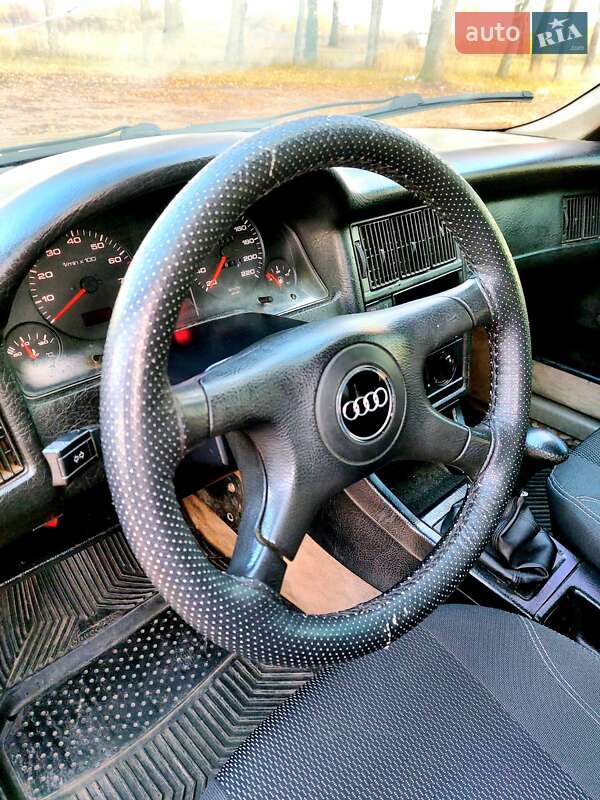 Седан Audi 80 1988 в Тростянце