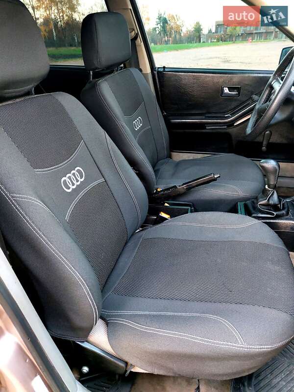 Седан Audi 80 1988 в Тростянце