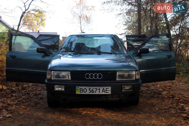 Седан Audi 80 1990 в Кременці