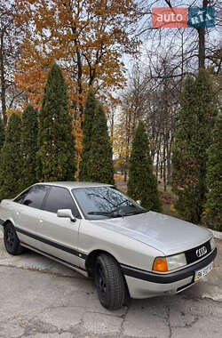 Седан Audi 80 1987 в Вараше