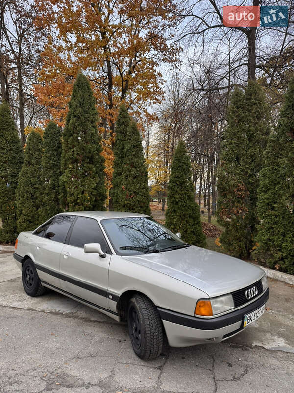 Седан Audi 80 1987 в Вараше фото Седан Audi 80 1987 в Вараше