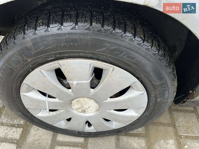 Седан Audi 80 1987 в Косове