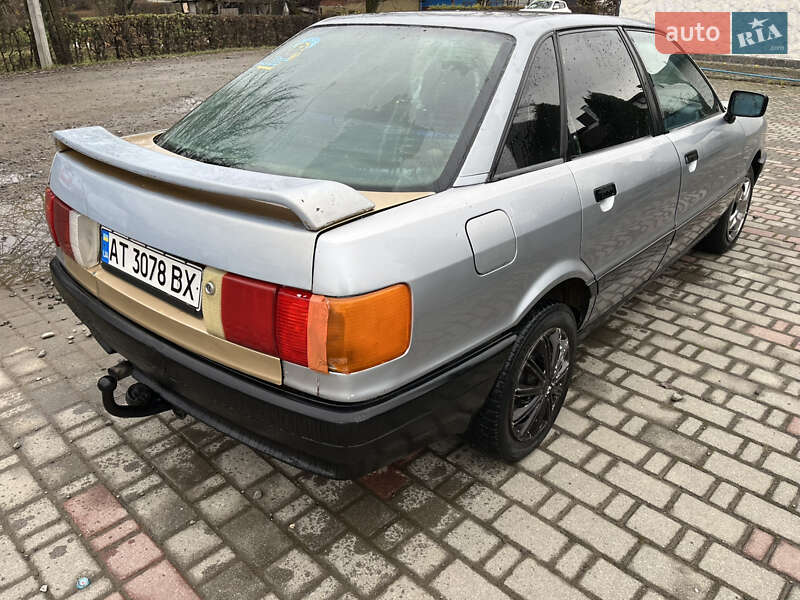 Седан Audi 80 1987 в Косове