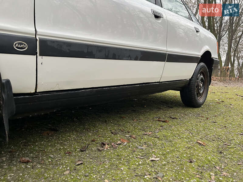 Седан Audi 80 1987 в Хотине