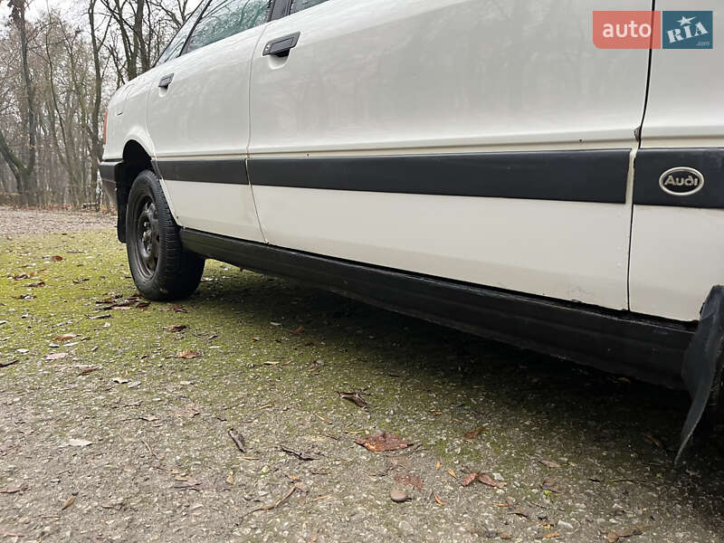 Седан Audi 80 1987 в Хотине