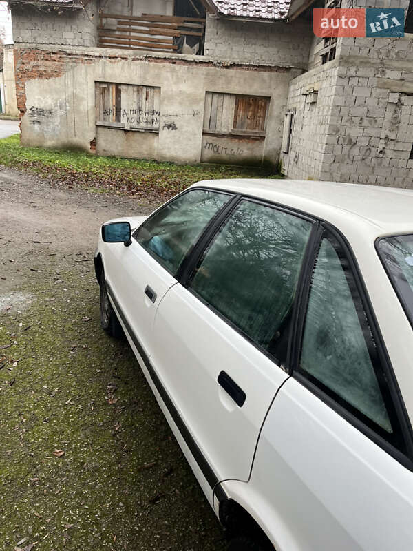 Седан Audi 80 1987 в Хотине