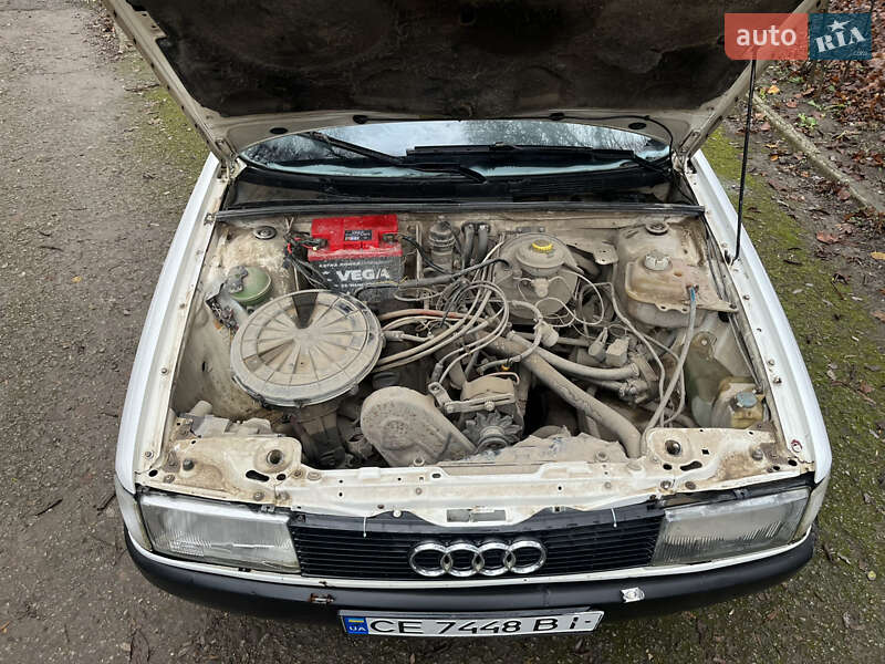 Седан Audi 80 1987 в Хотине