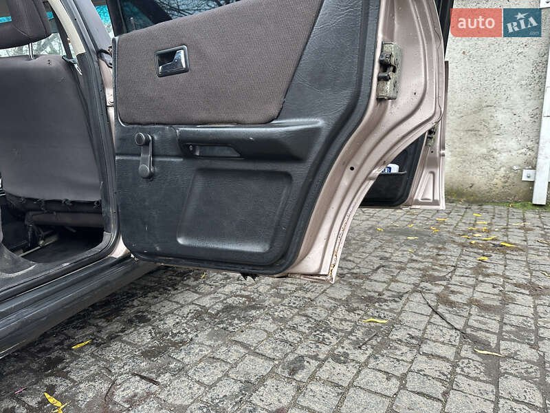 Седан Audi 80 1989 в Хороле