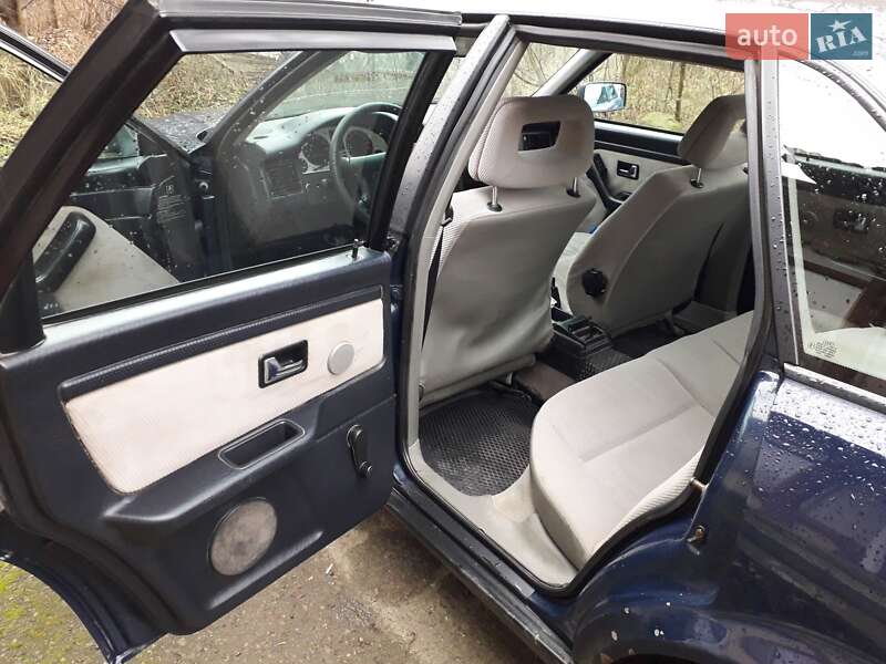 Седан Audi 80 1994 в Косове