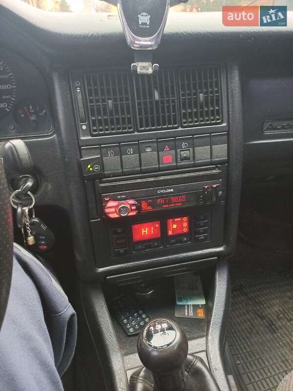 Седан Audi 80 1993 в Чопі