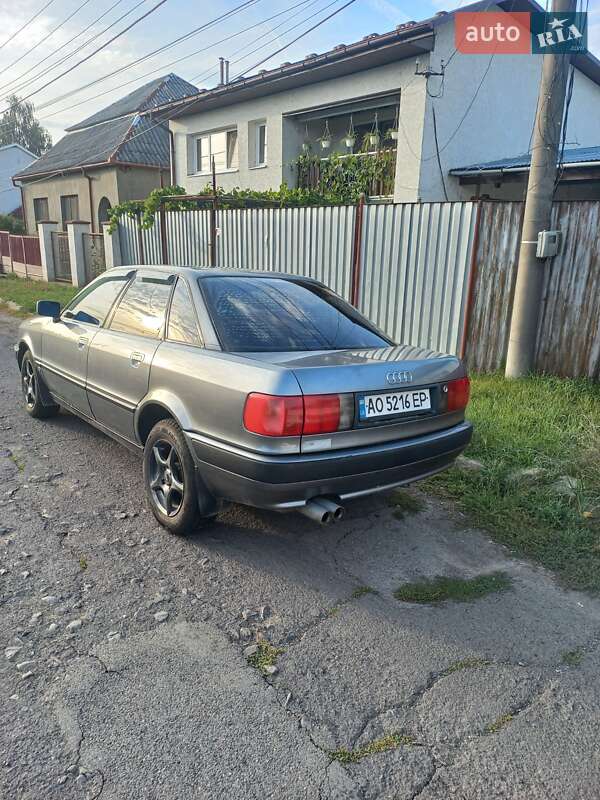 Седан Audi 80 1993 в Чопі
