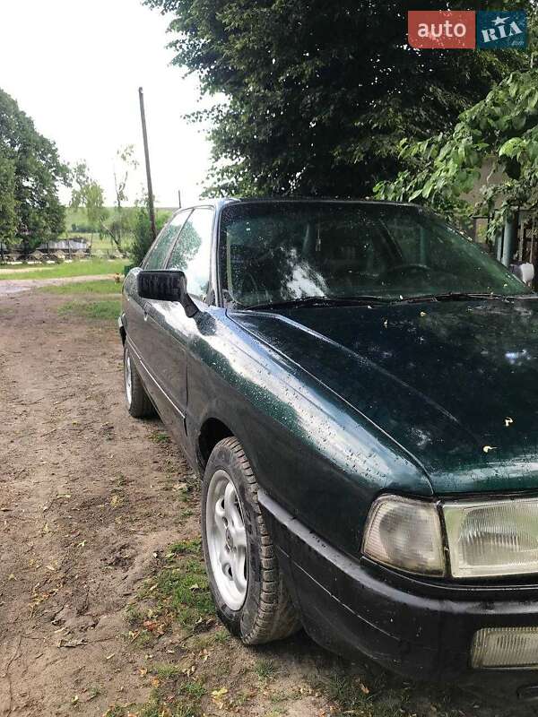Седан Audi 80 1987 в Шумске