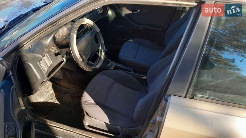 Седан Audi 80 1987 в Кременце