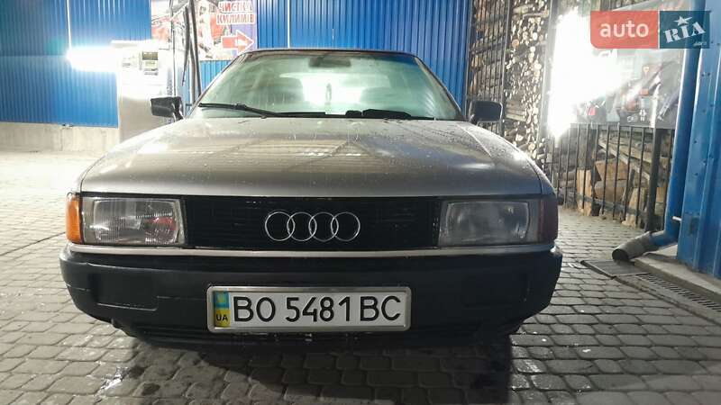 Седан Audi 80 1987 в Кременце