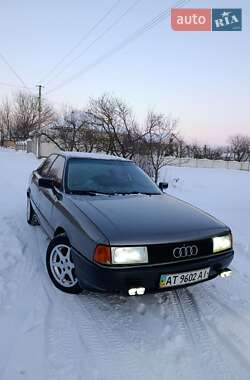 Седан Audi 80 1987 в Черновцах